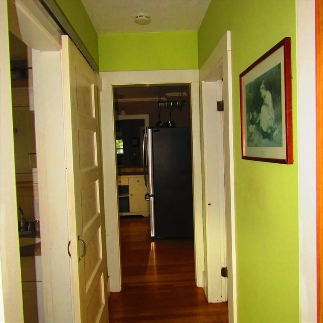 465 Spring Street Photo 17