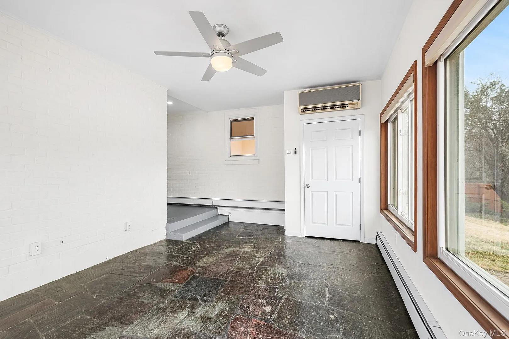 9 Sunrise Terrace Photo 5