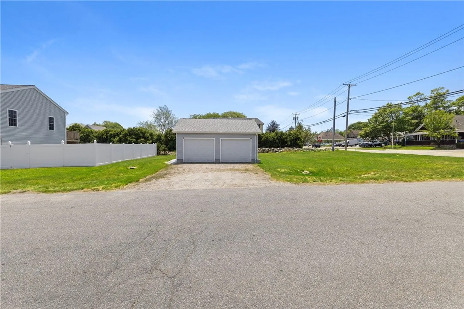 3055 East Main Road Photo 6