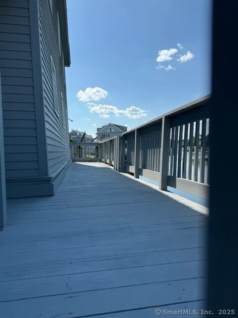 2142-2144 Fairfield Beach Road Photo 22