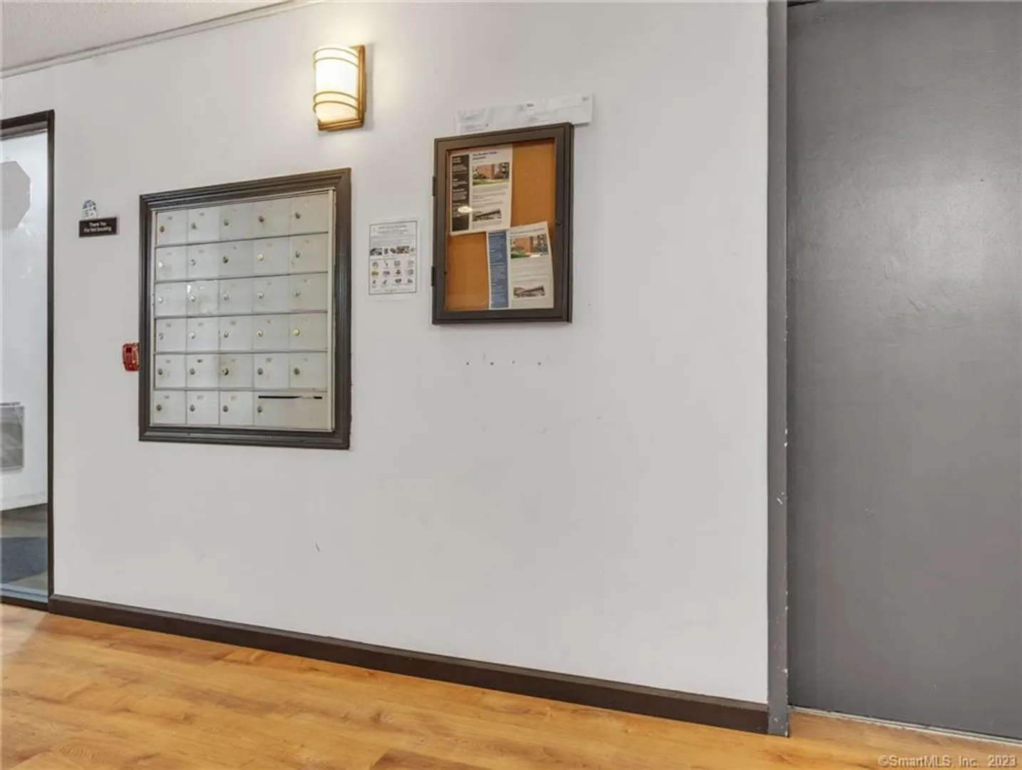 213 Franklin Avenue  #405 Photo 32