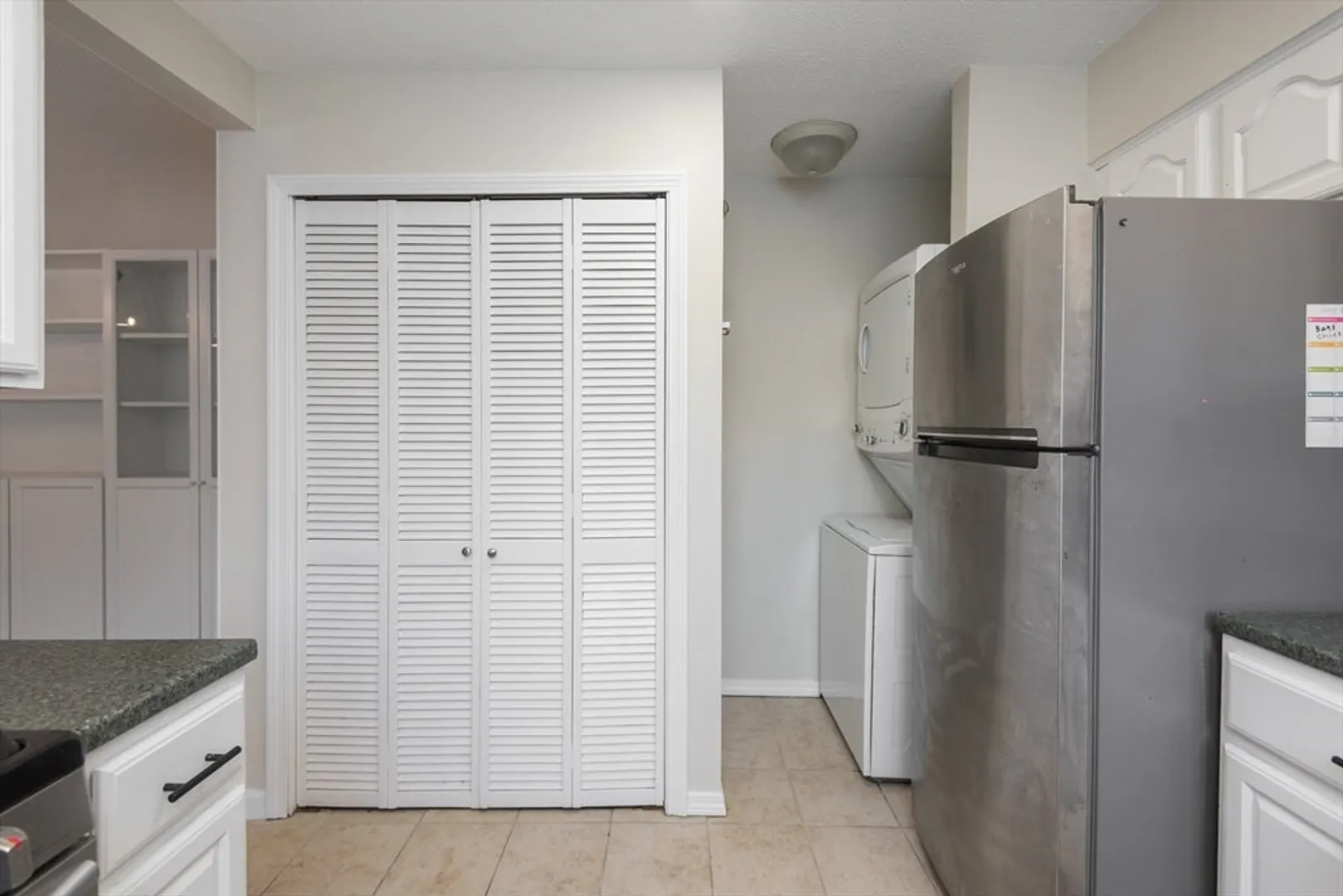 468 Island St #468 Photo 15