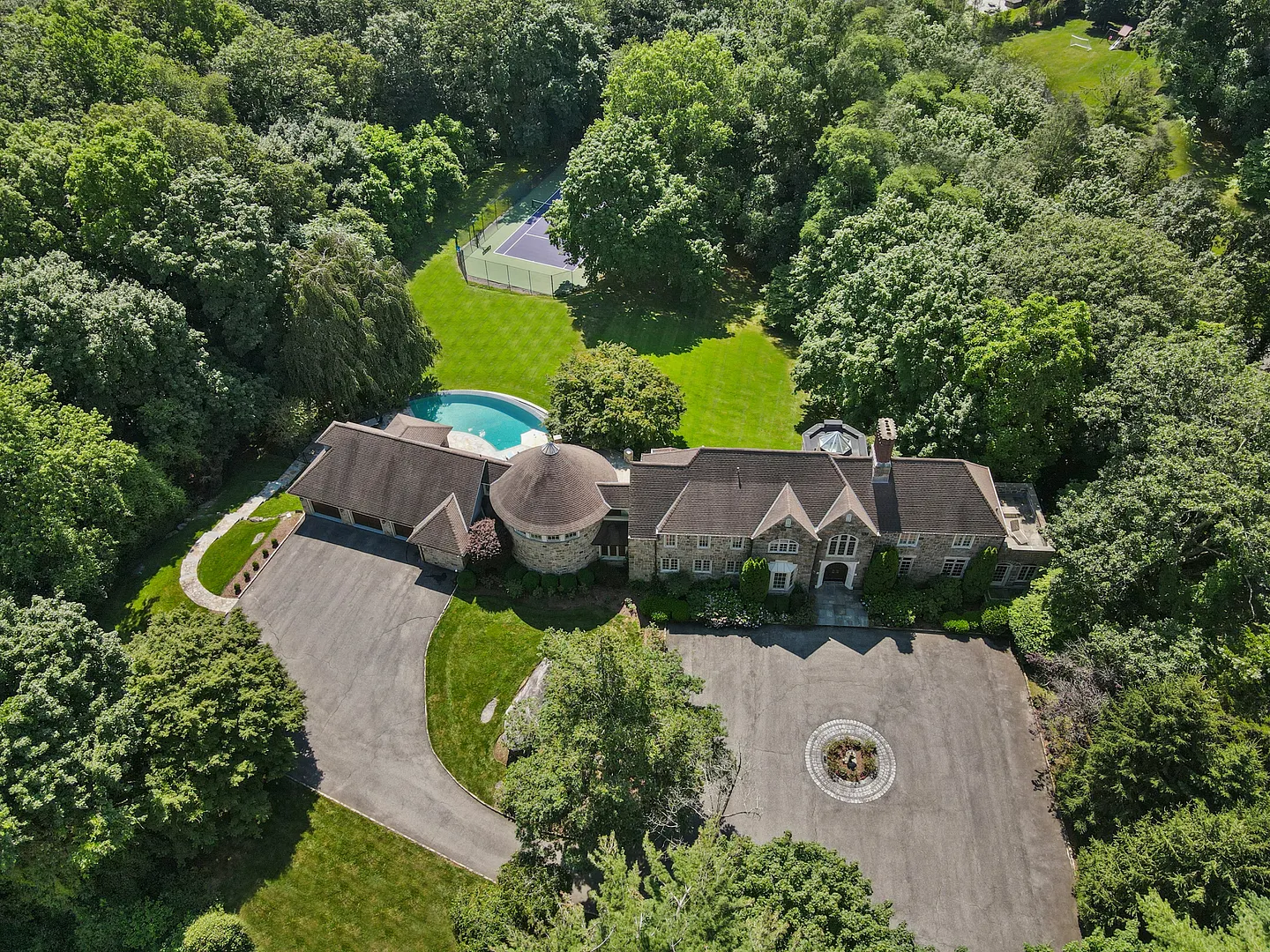 383 Woodlands Road Photo 4