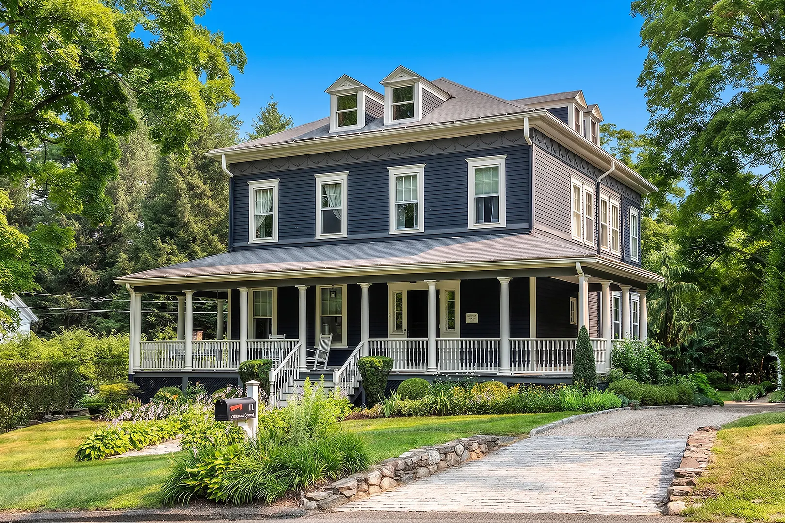 11 Pleasant Street Photo 1