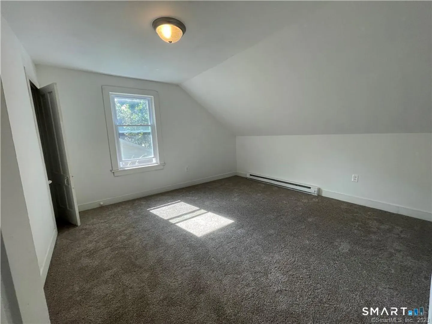 155 Riverside Drive Photo 11