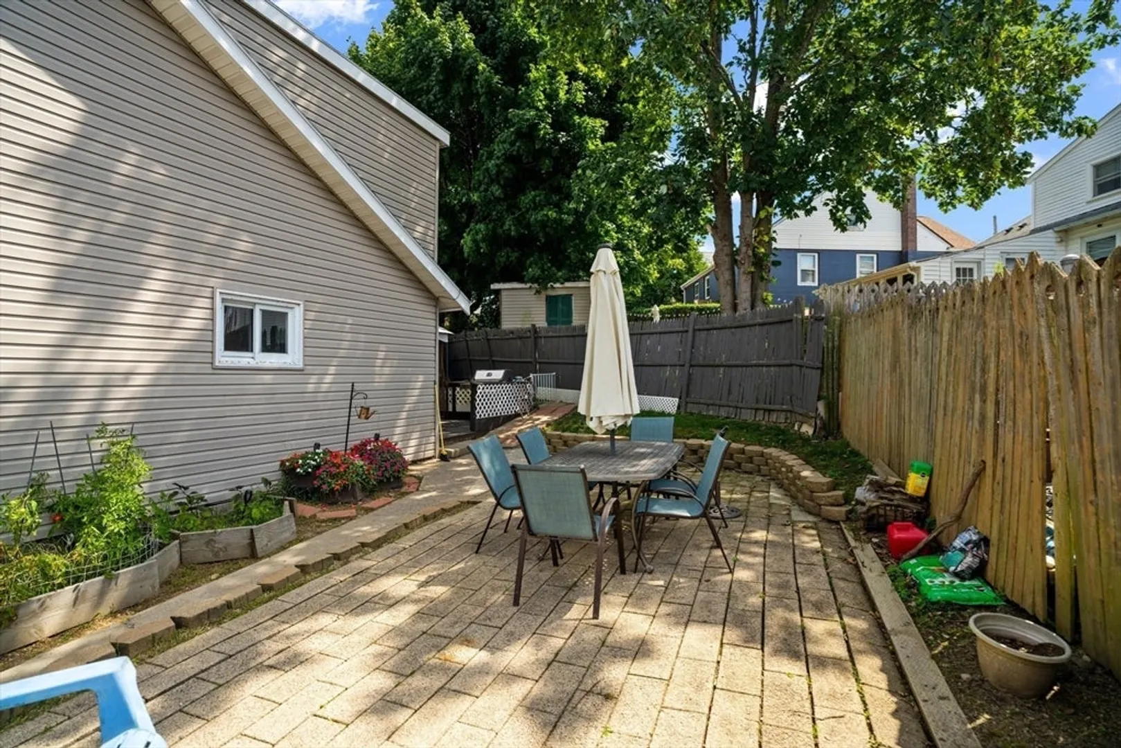 97 Triton Ave Photo 38