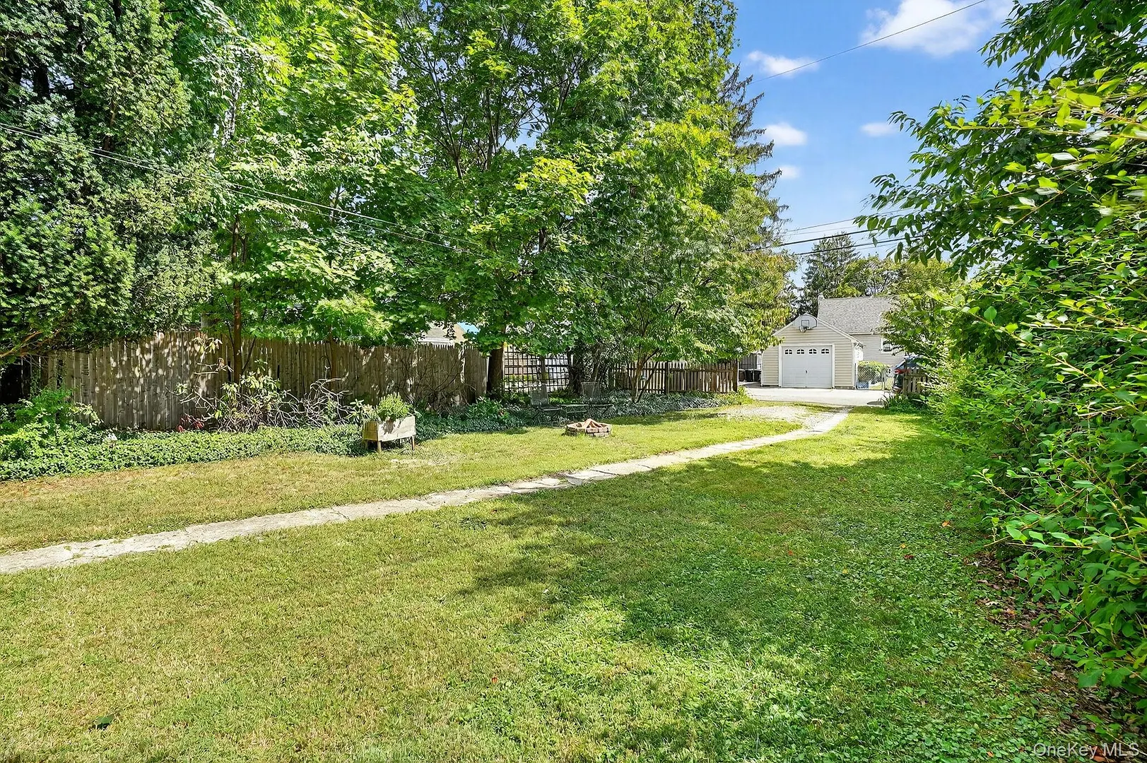 176 S Grand Avenue Photo 16