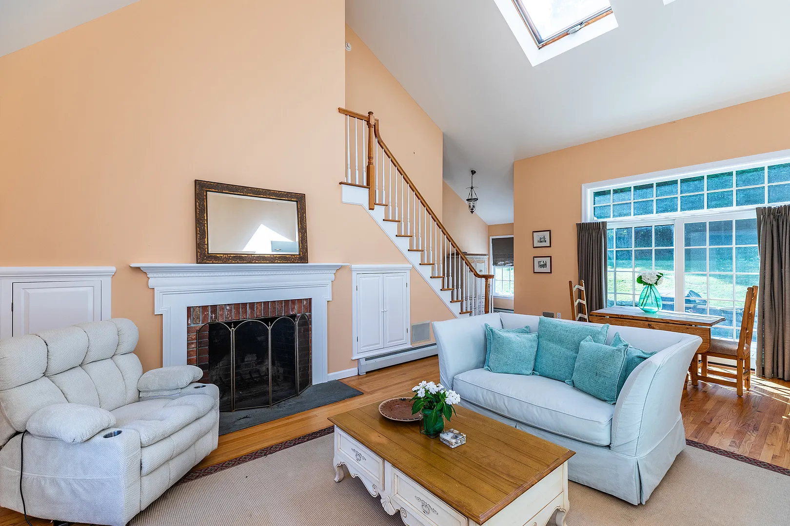 37 Woodruff Lane Photo 8