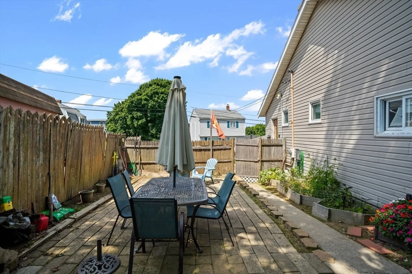 97 Triton Ave Photo 37