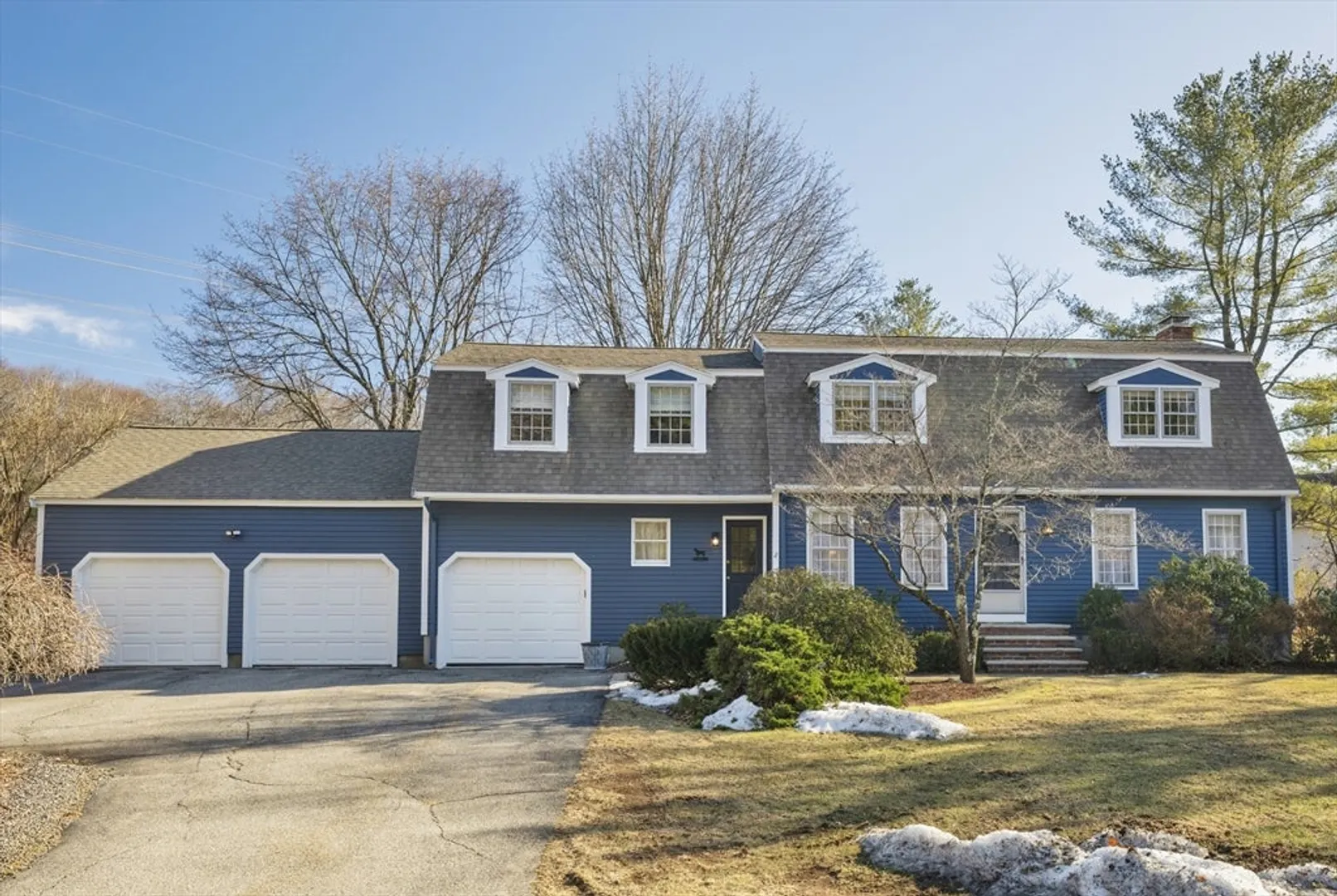 2 Woodpark Circle Photo 1