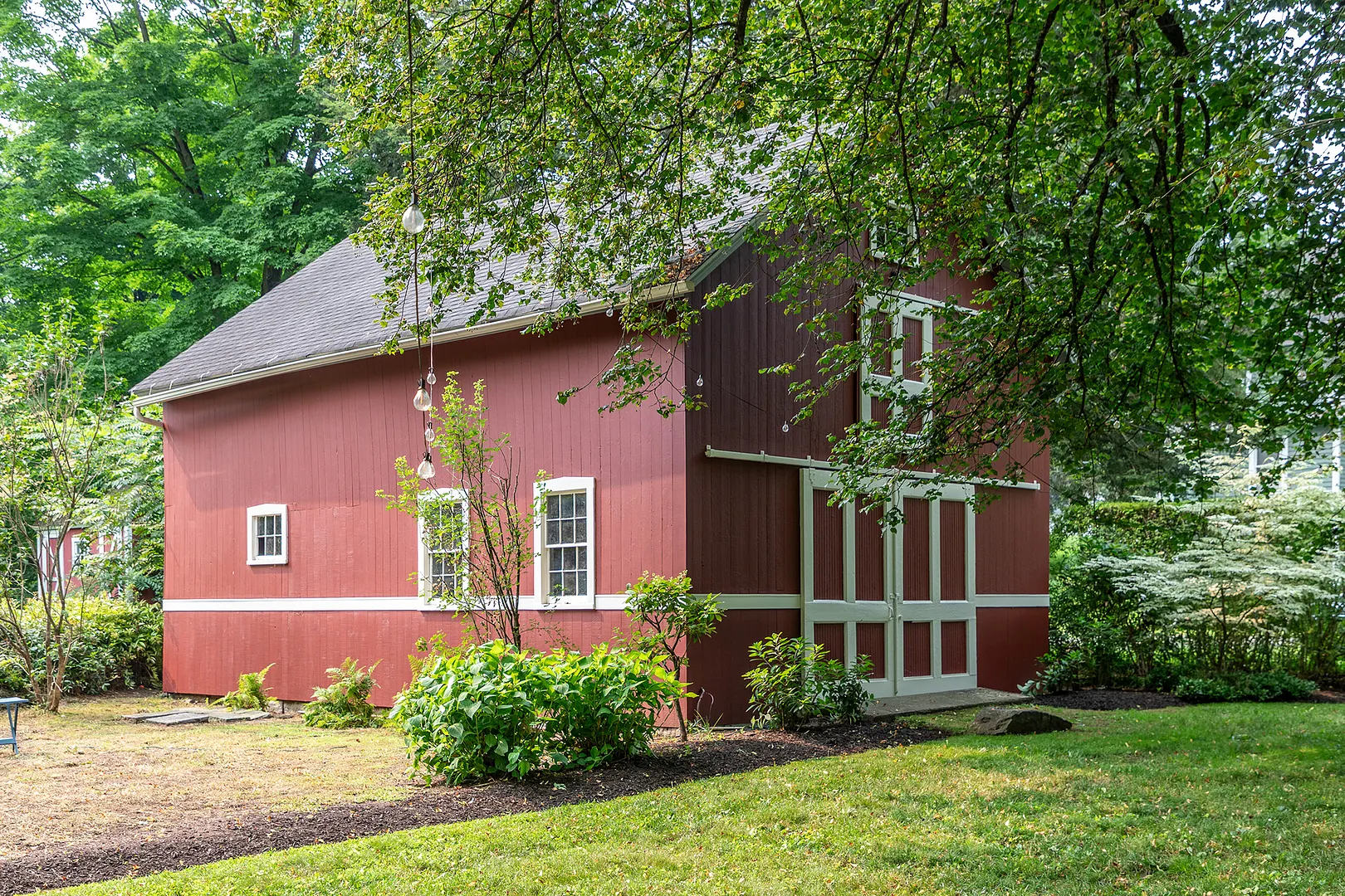 11 Pleasant Street Photo 39