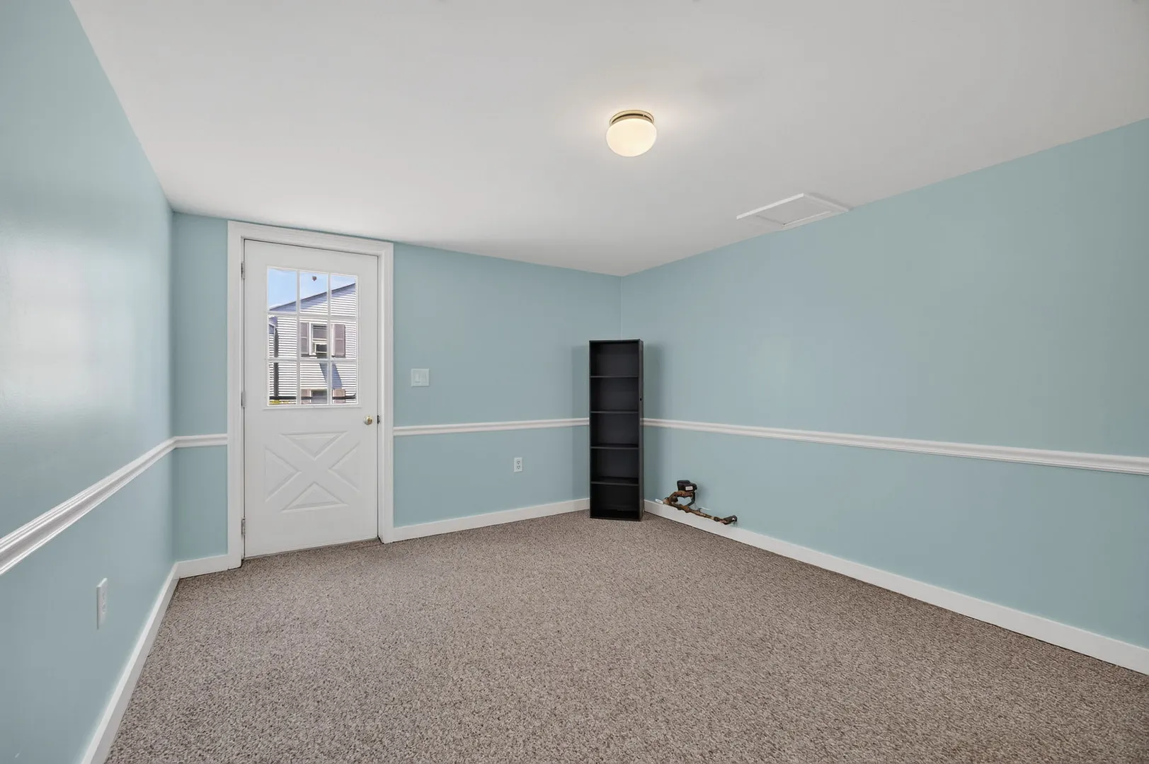 8 Pleasant Street Photo 6