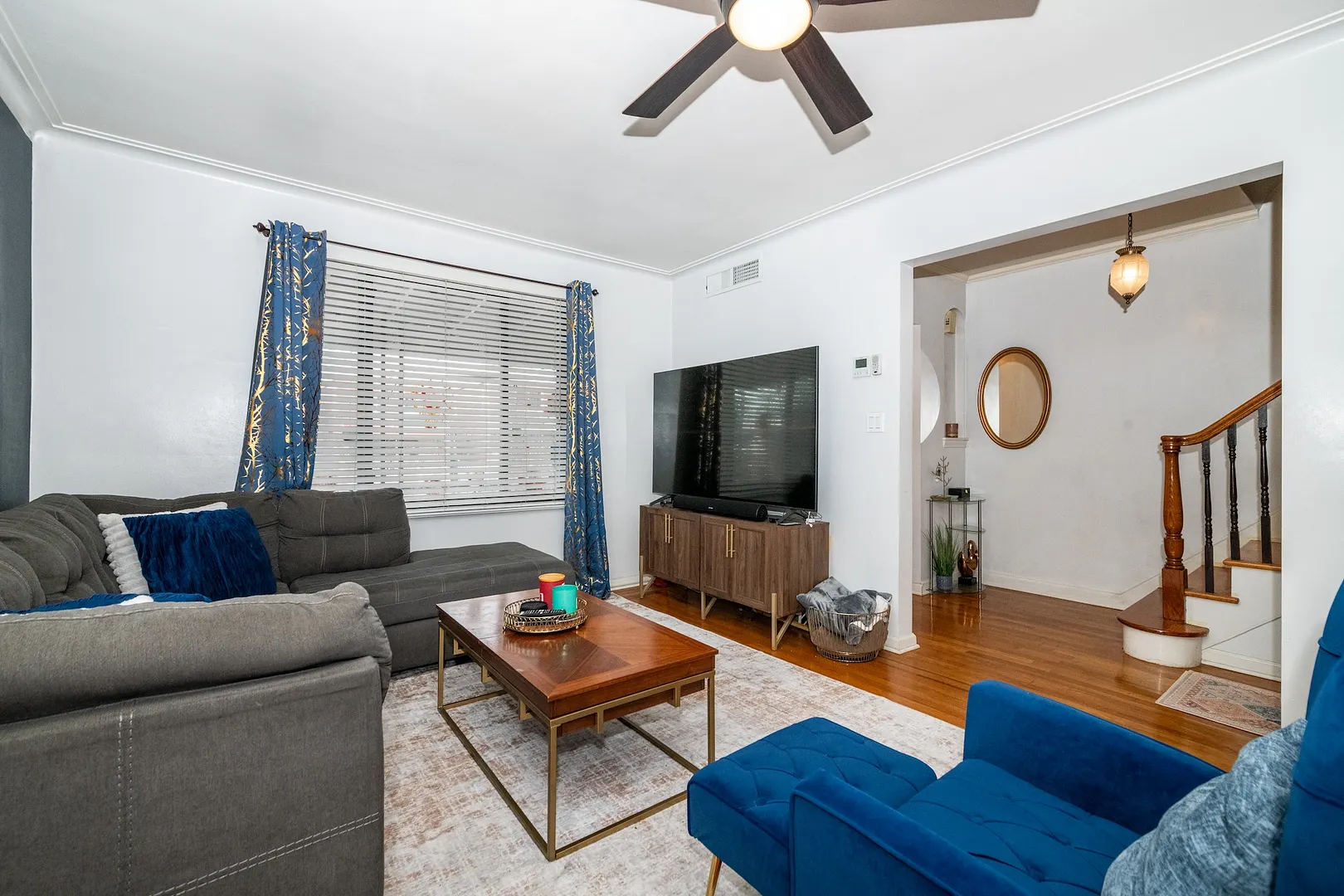 2530 Fenton Avenue Photo 3