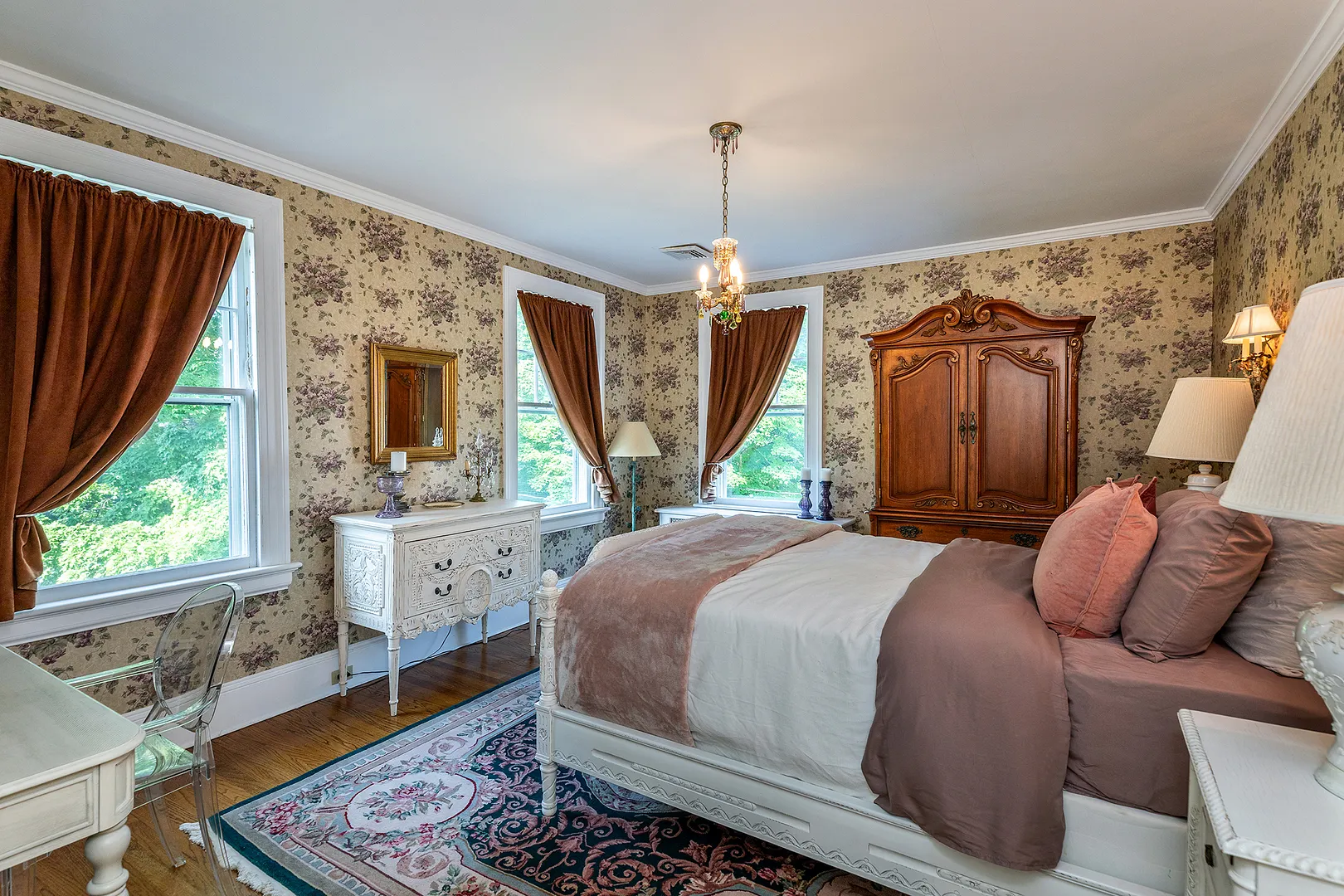 11 Pleasant Street Photo 25
