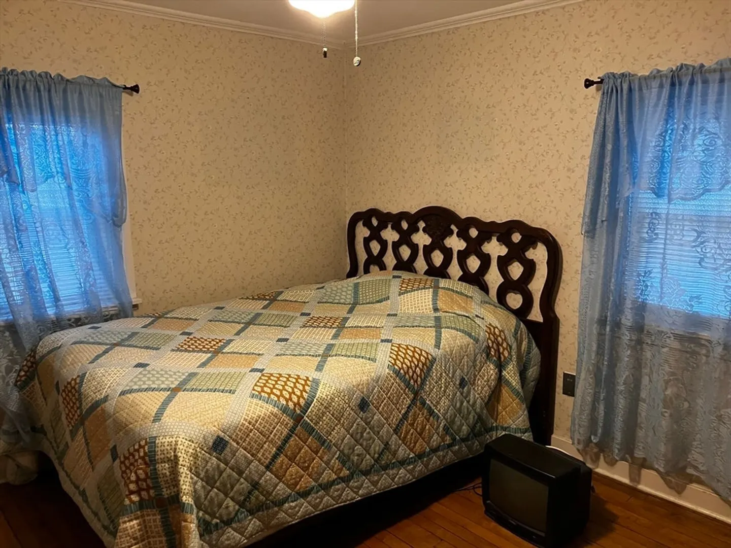 8 Ivanhoe Ave Photo 11