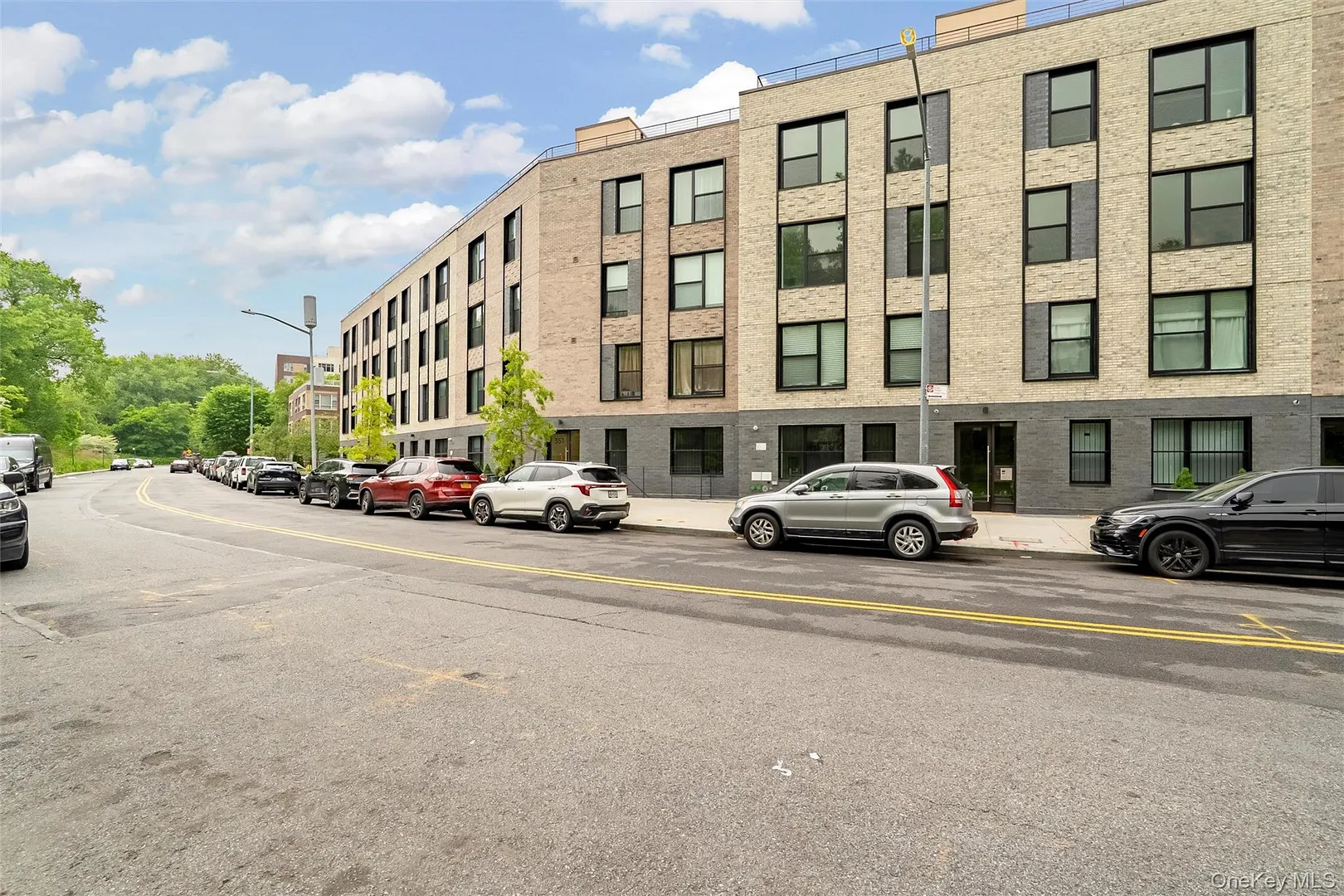 355 Bronx River Avenue  #1B Photo 2