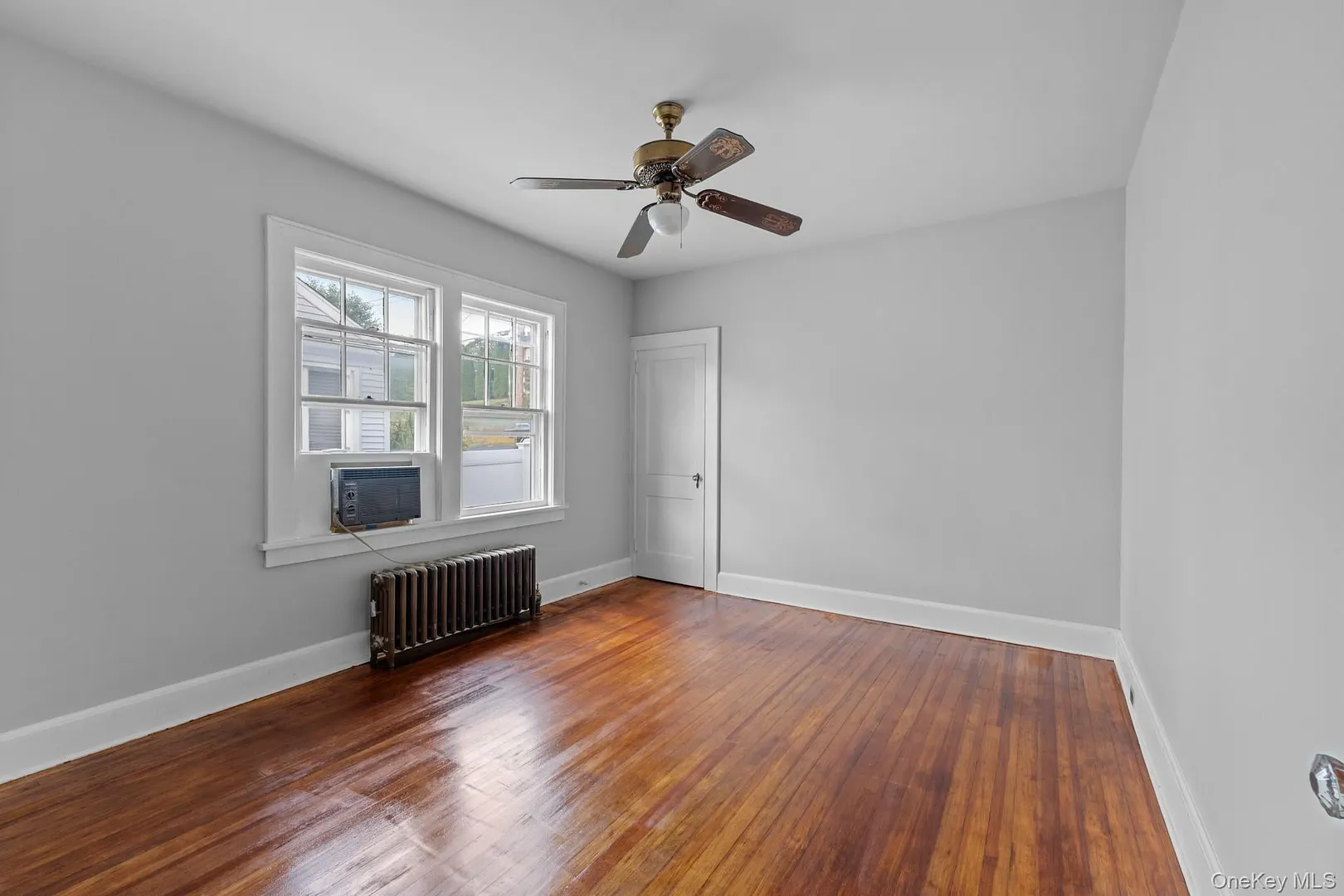 16 Oak Terrace Photo 16