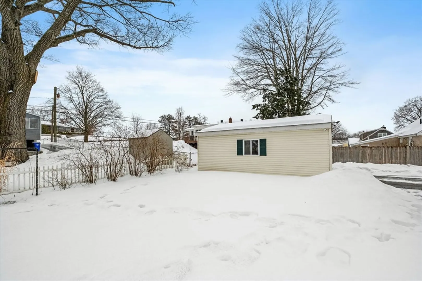 107 Upland Street Photo 28