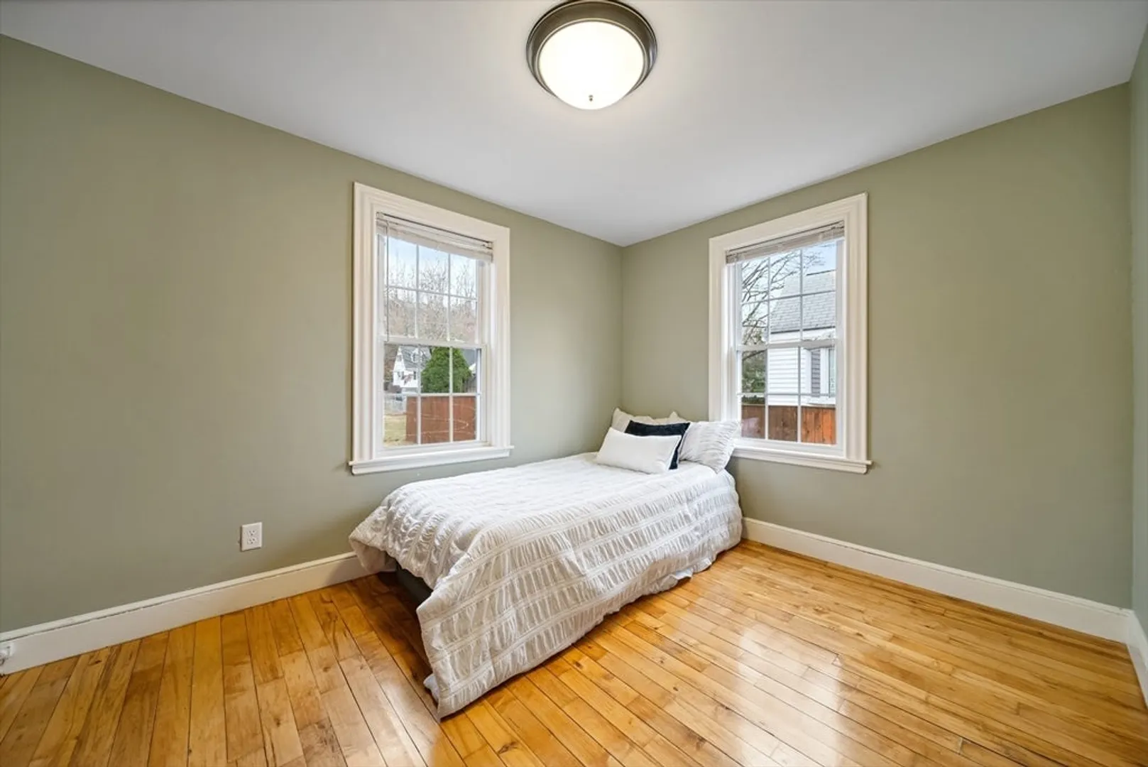 24 Dexter St Photo 25