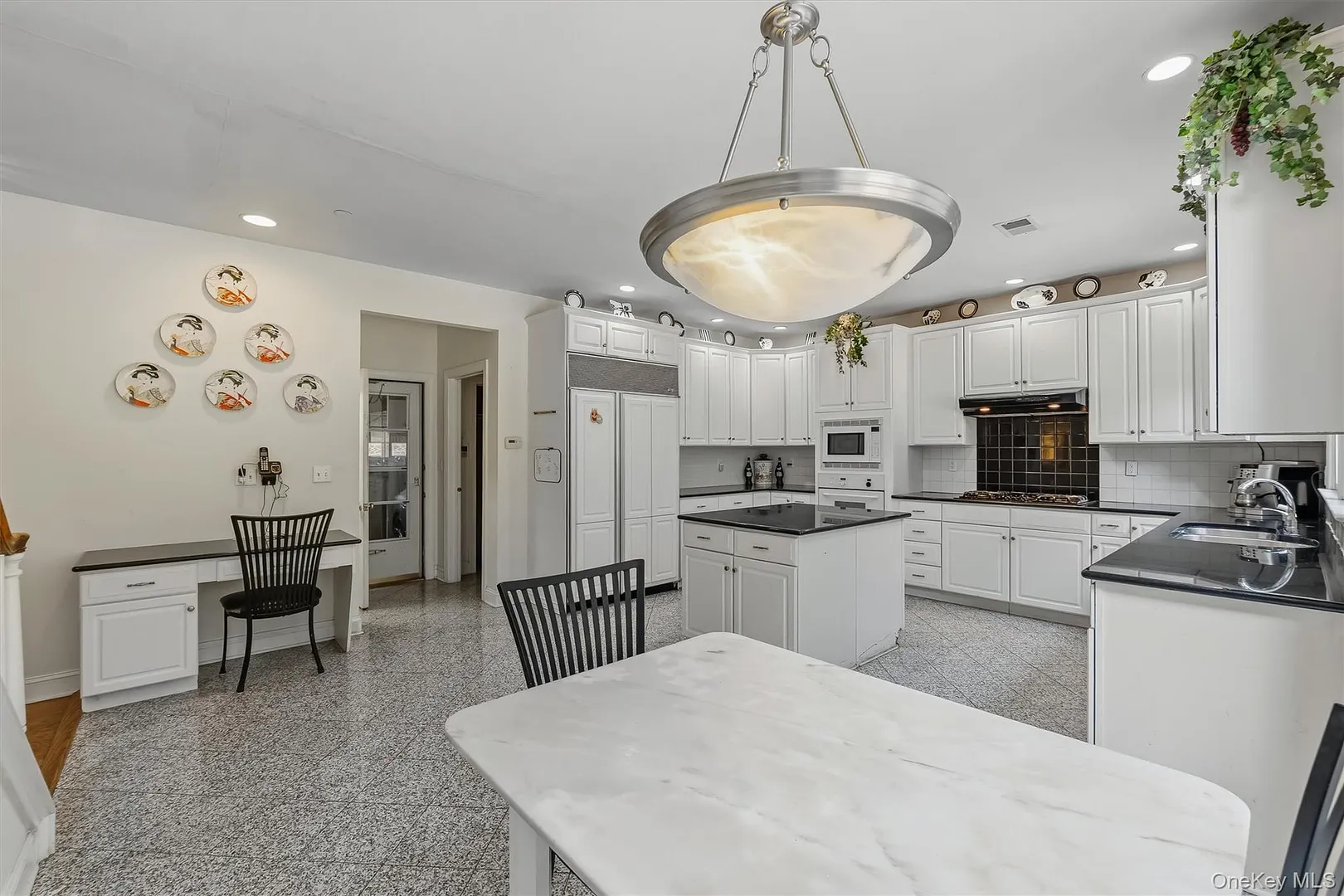 143 Euclid Avenue Photo 14