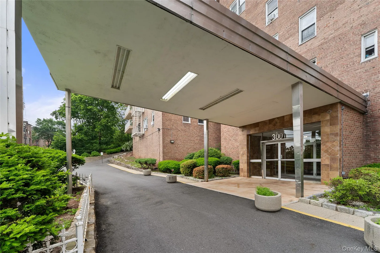 300 N Broadway  #7B Photo 1