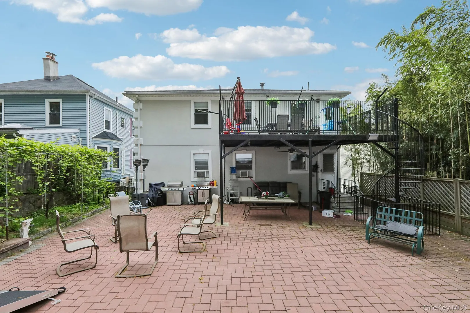583 Bellevue Avenue N Photo 3