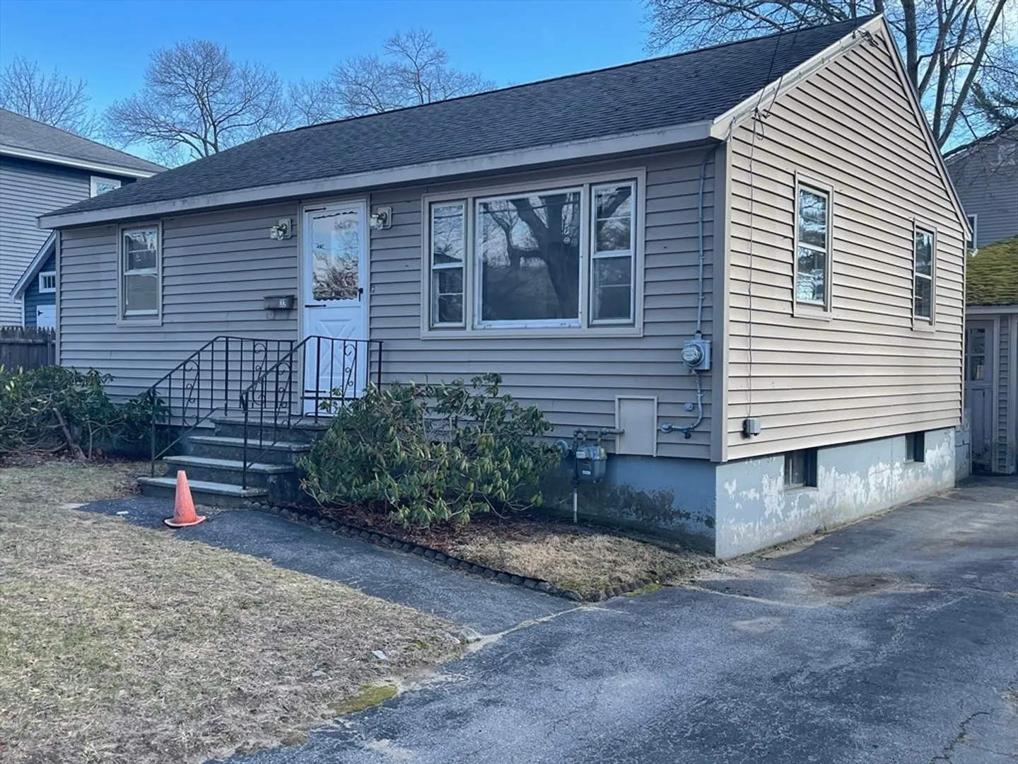 32 Mason Ave Photo 1