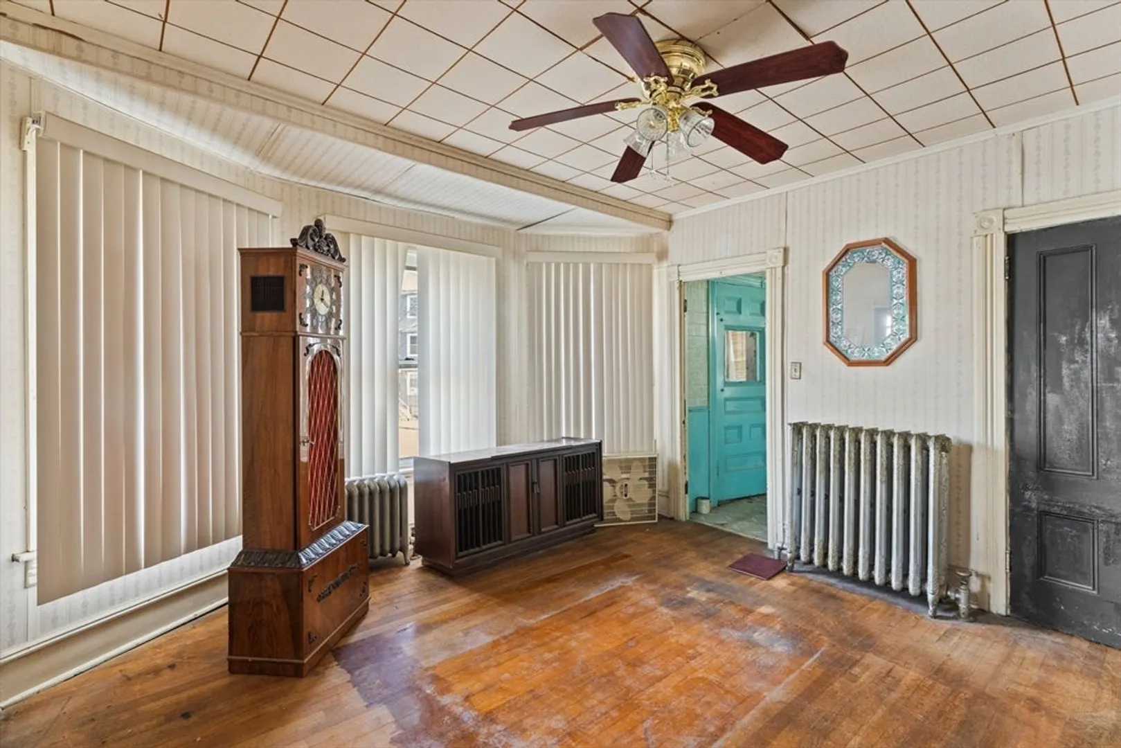 2018 Pleasant St Photo 10