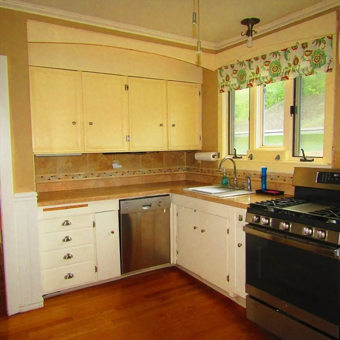 465 Spring Street Photo 6