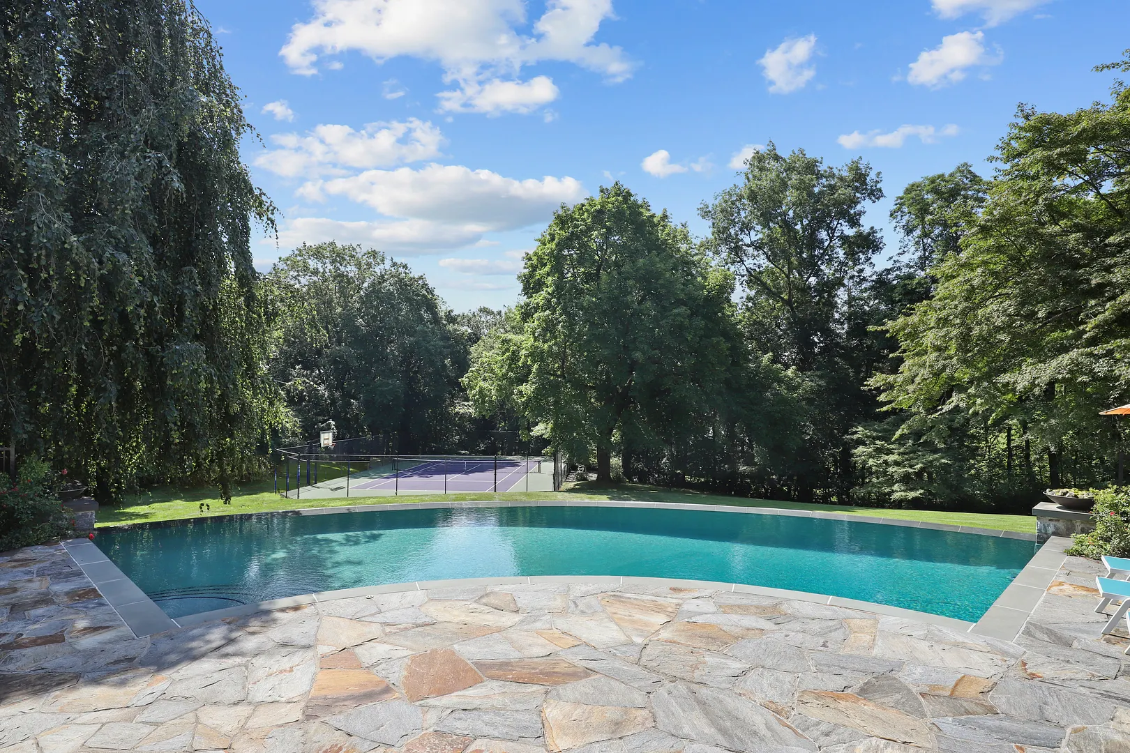 383 Woodlands Road Photo 8