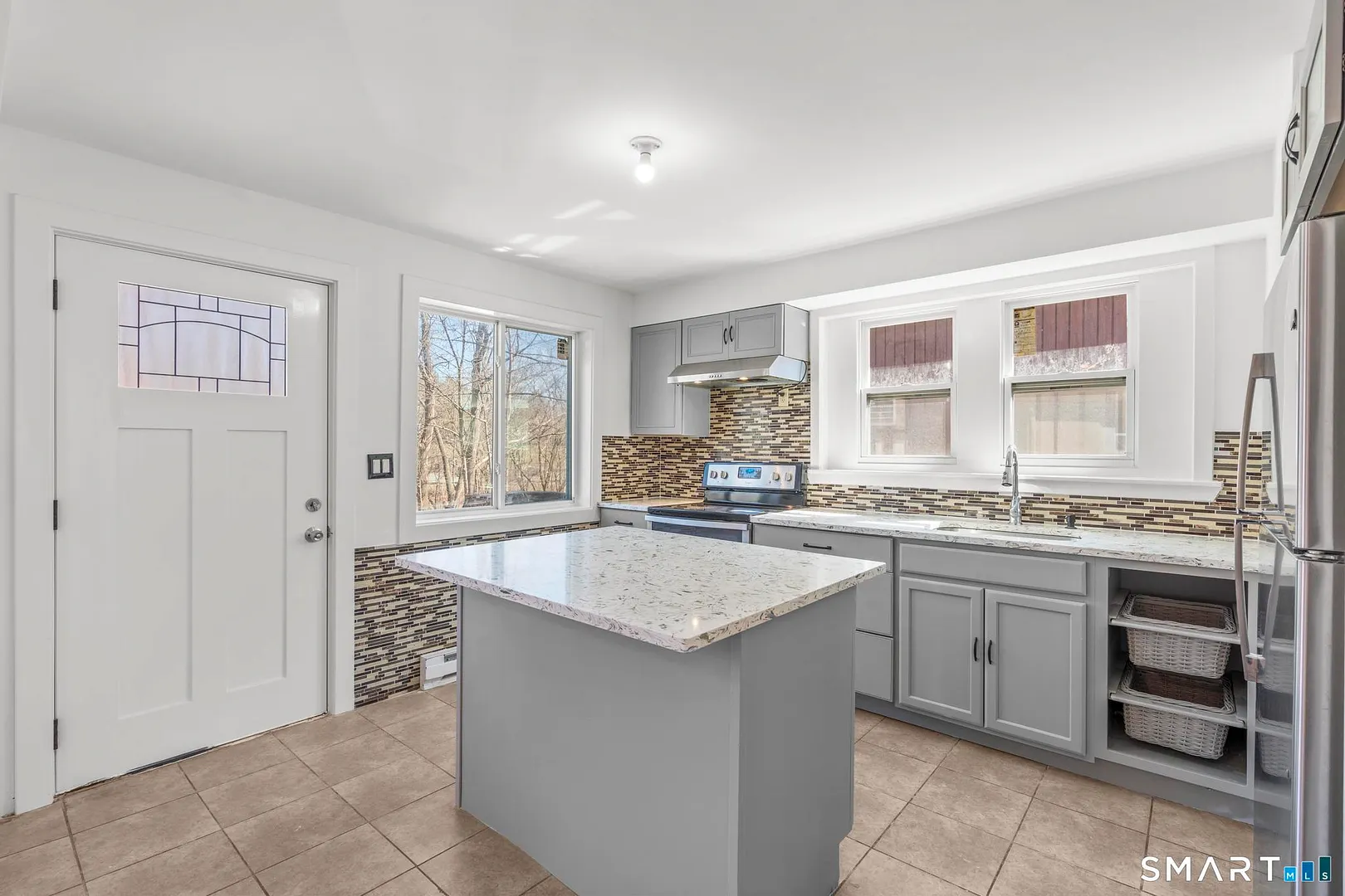 28-32 Starr Avenue  #11 Photo 7