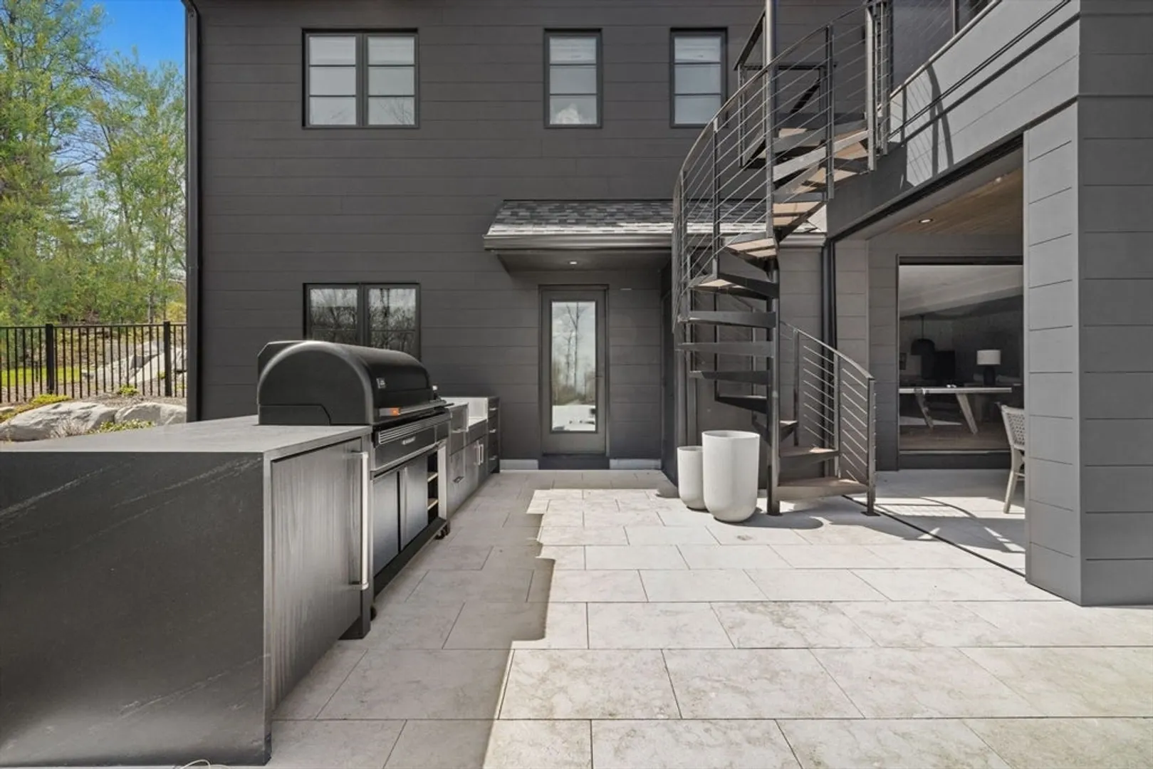 61 Green Avenue Photo 36