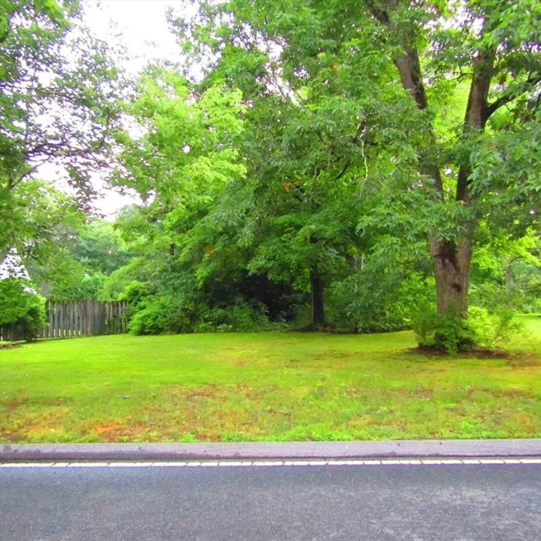 465 Spring Street Photo 29