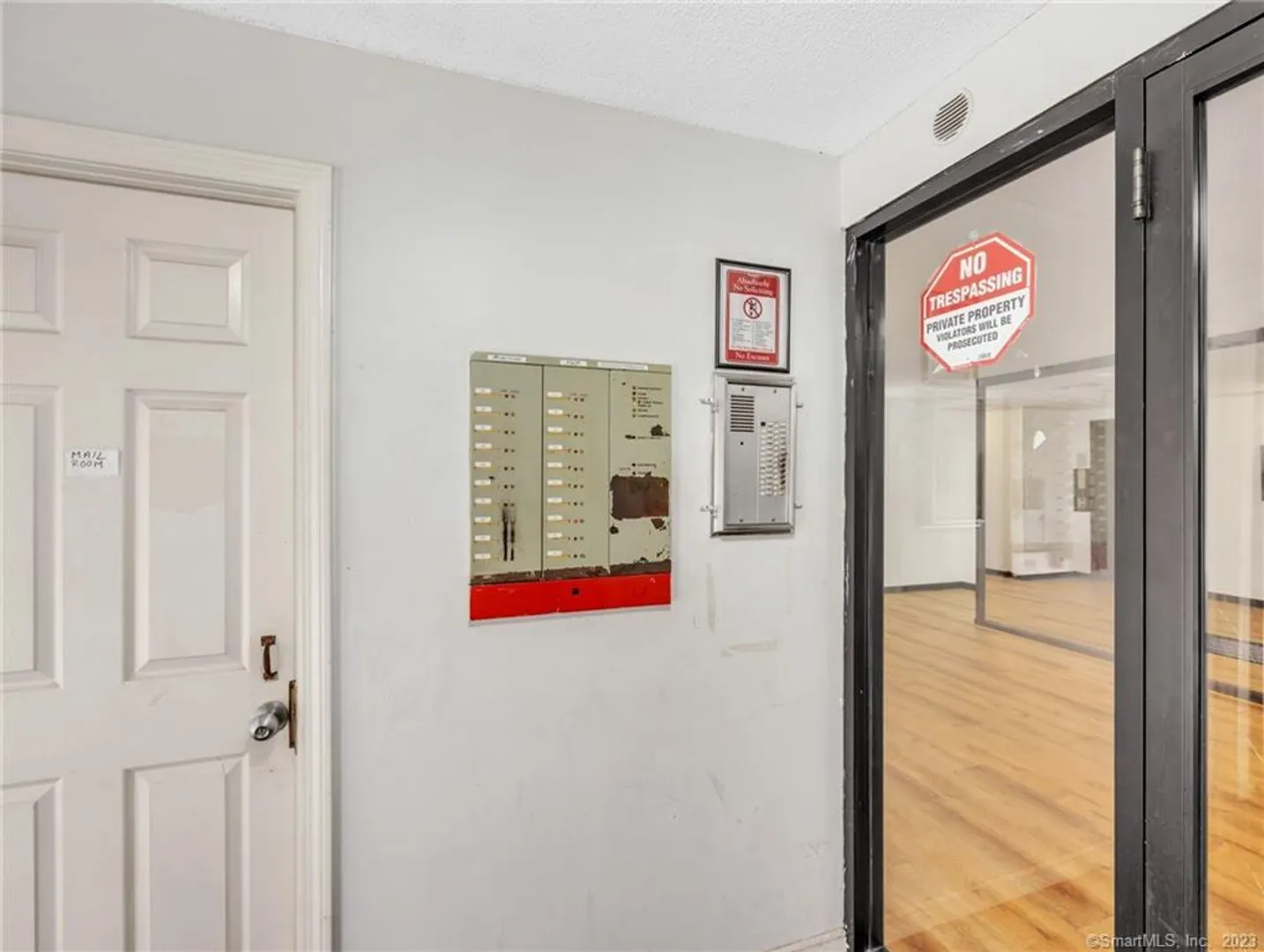 213 Franklin Avenue  #405 Photo 14