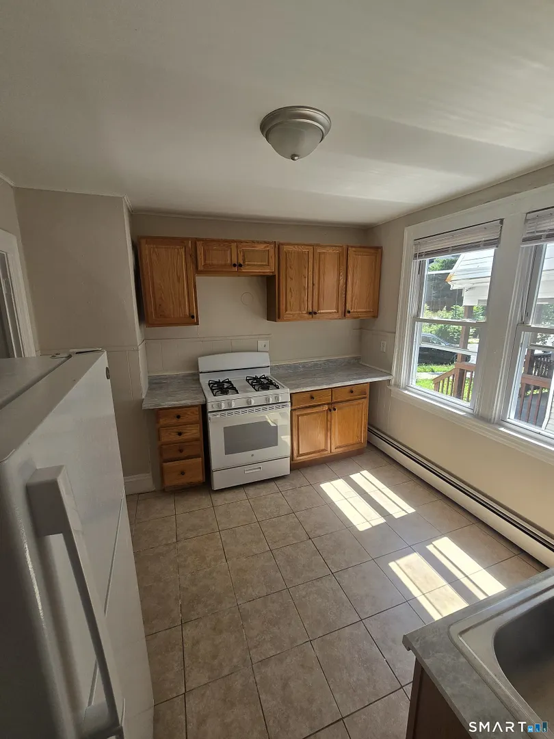 76 Rock Street Photo 7