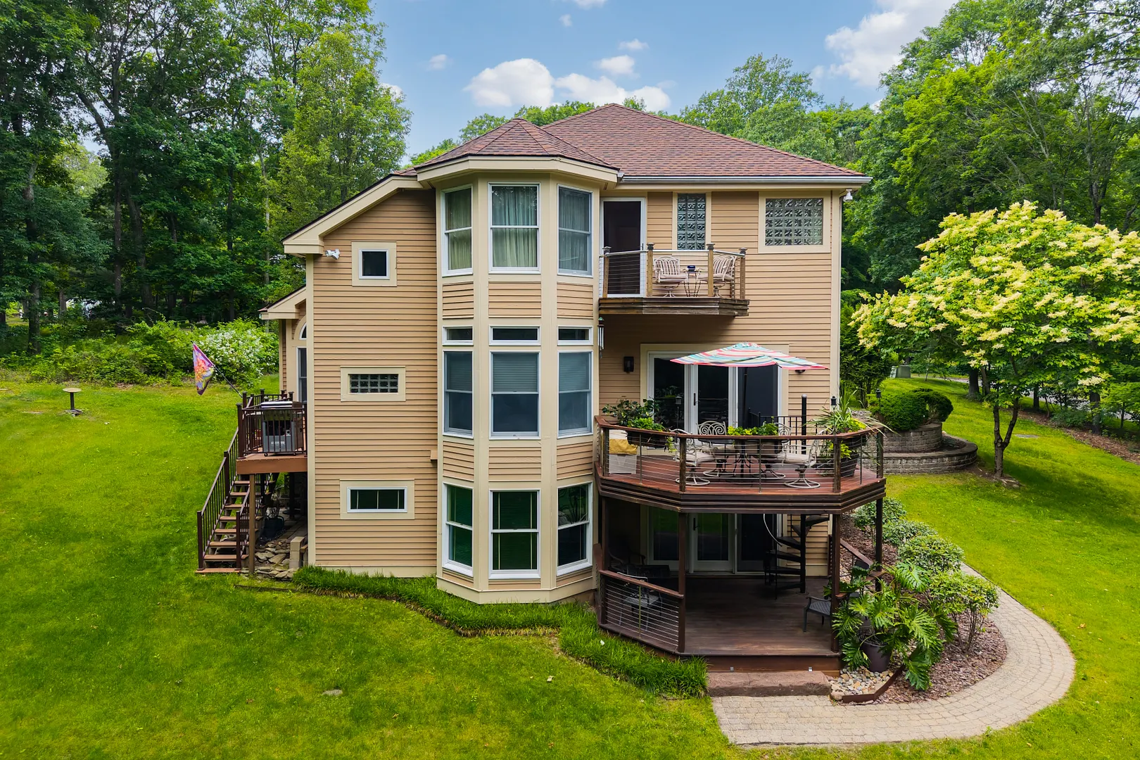 32 Staba Drive Photo 7