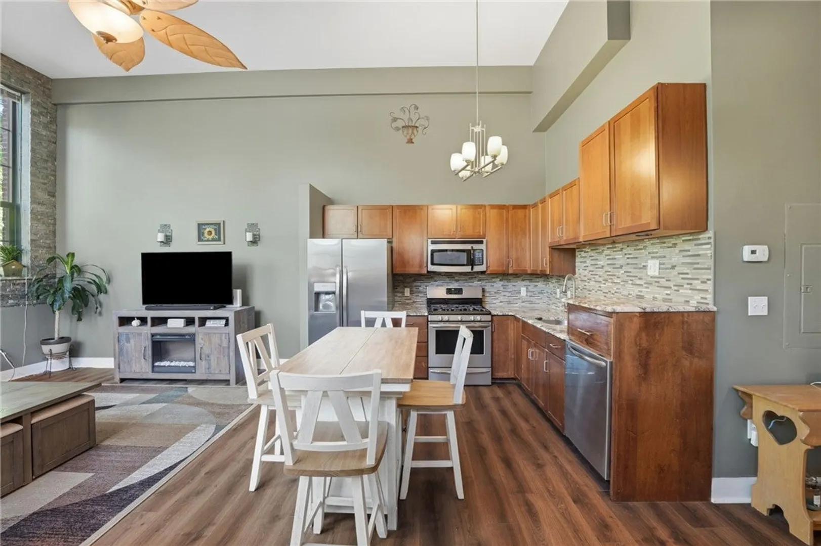 180 Allen Street  #101 Photo 7