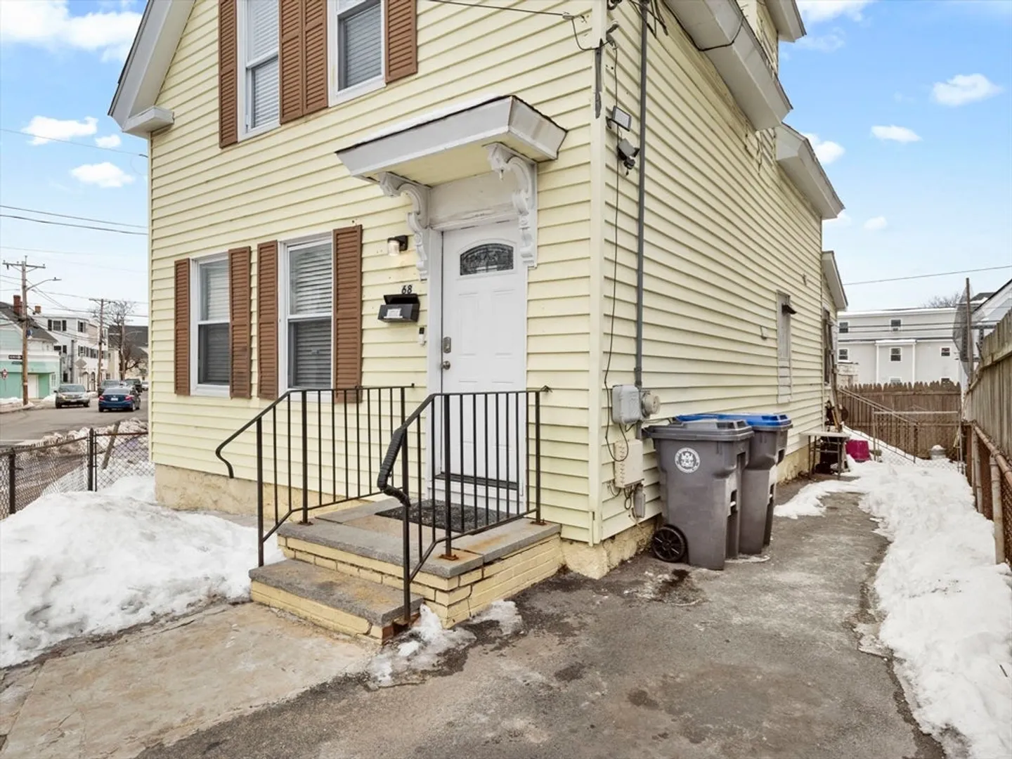 68 Center St Photo 29