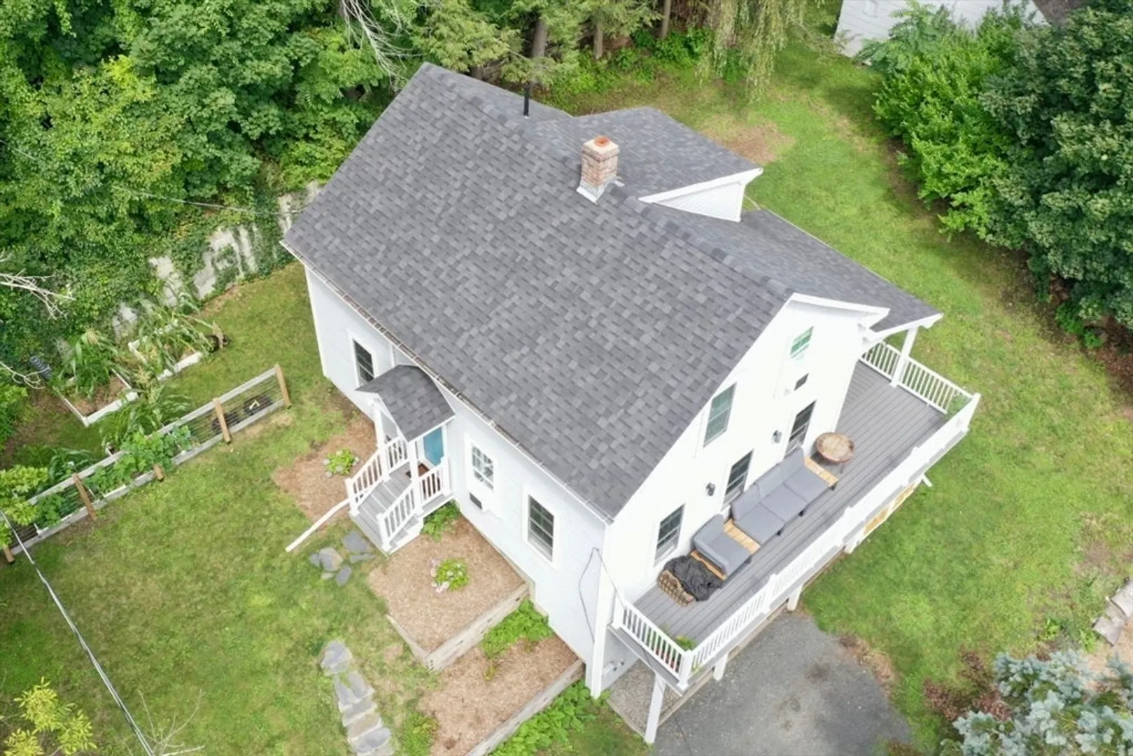 44 Green St Photo 2