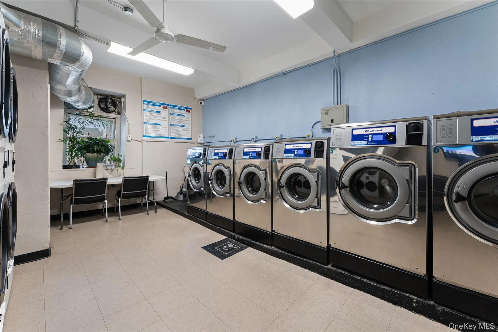 300 N Broadway  #7B Photo 9