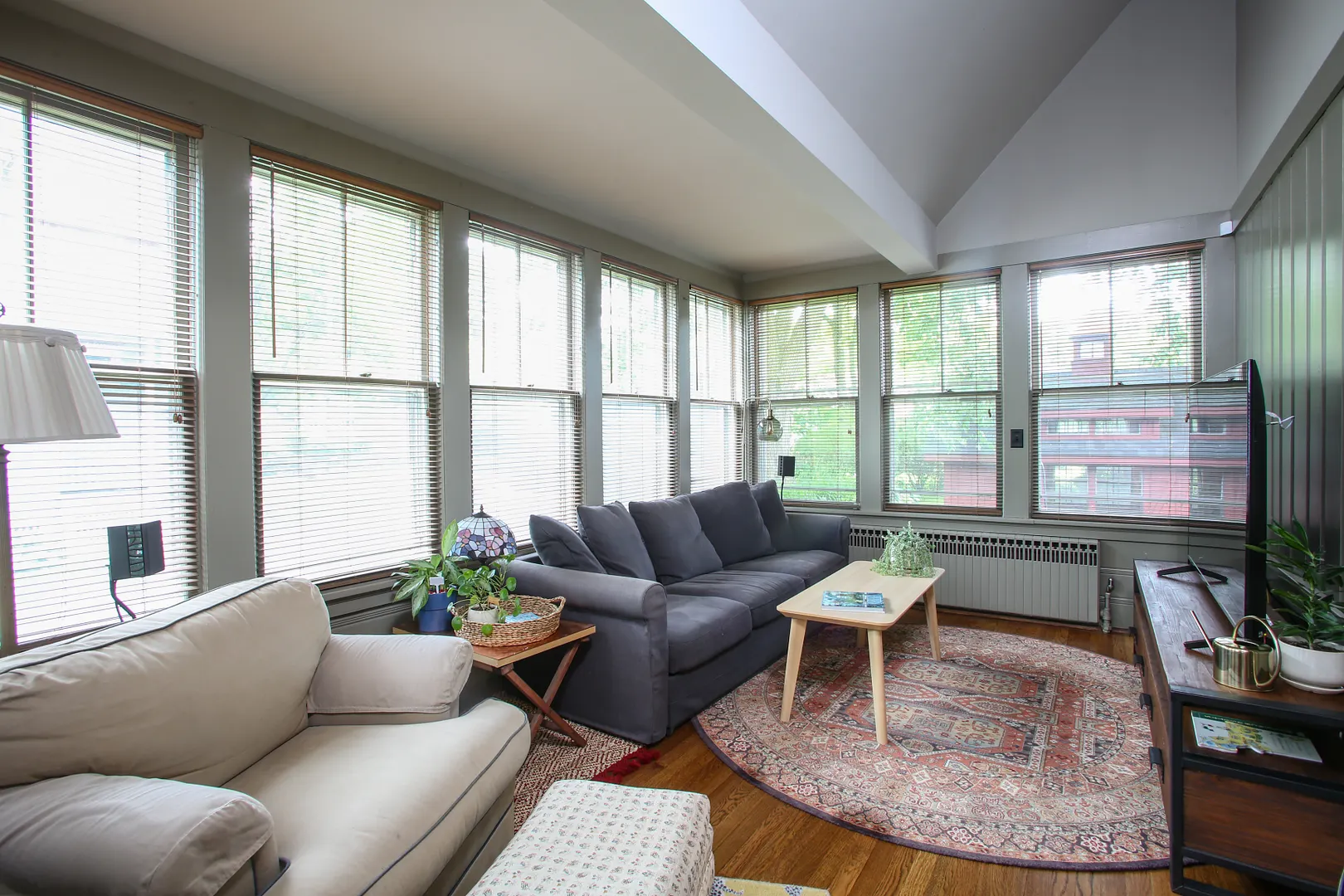 55 Marion Ave Photo 9