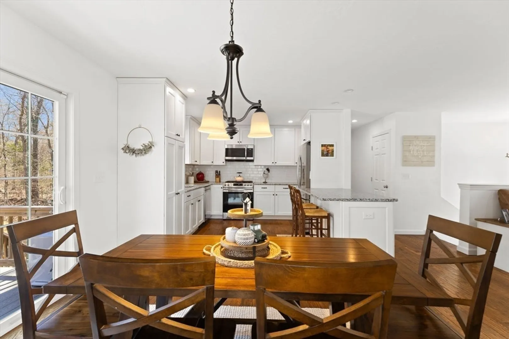 207 Oak St Photo 15