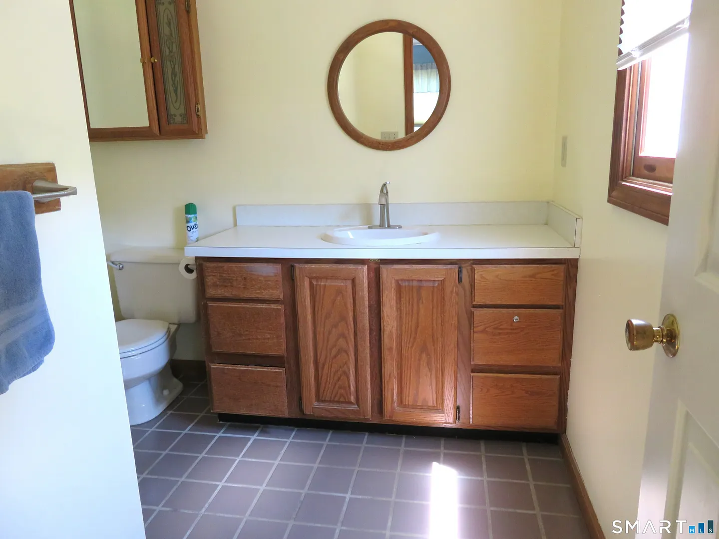 836 Wolf Hill Road Photo 14