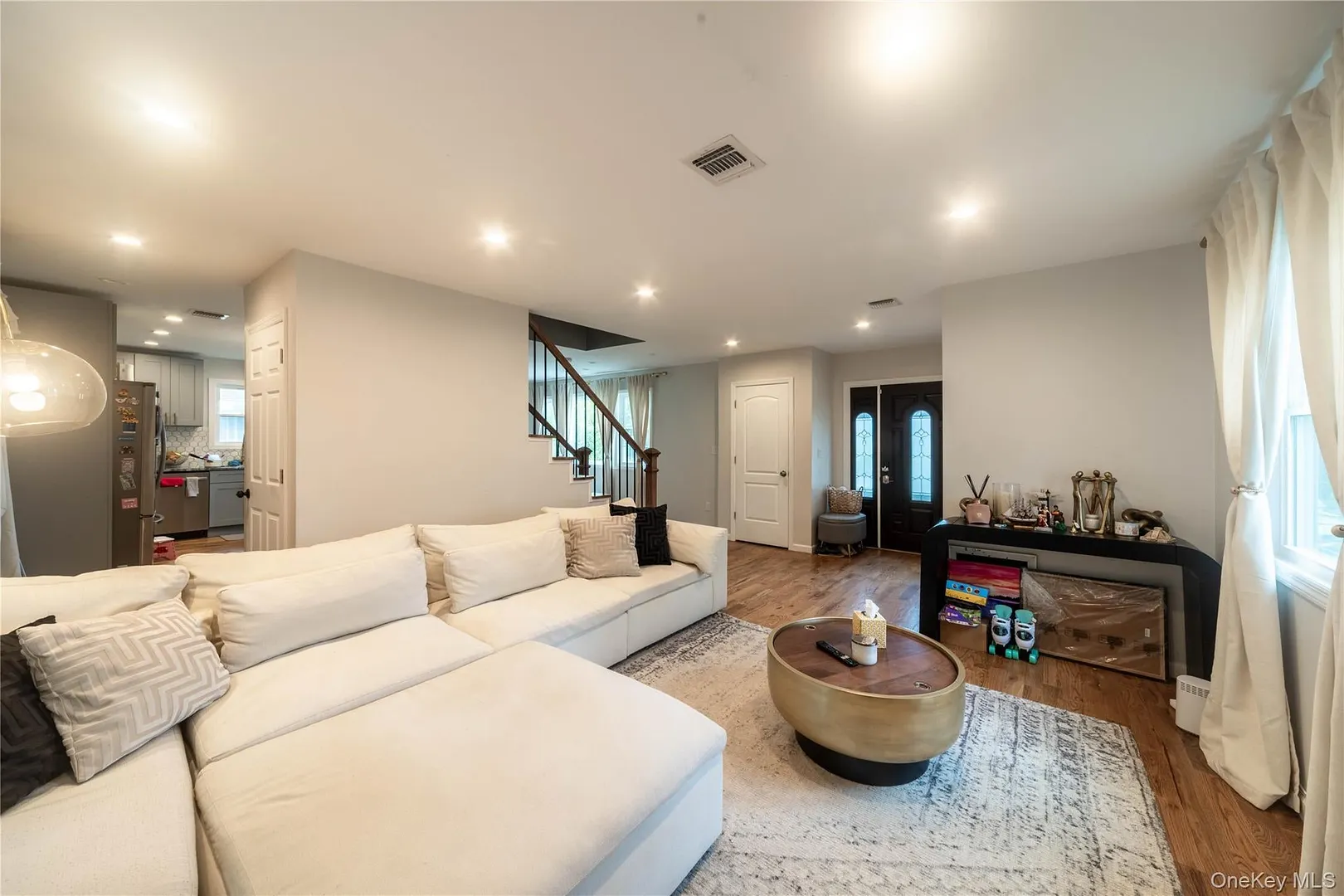 210 Abbott Avenue Photo 2