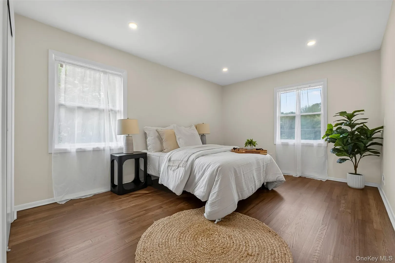 2536 Ridge Street Photo 9