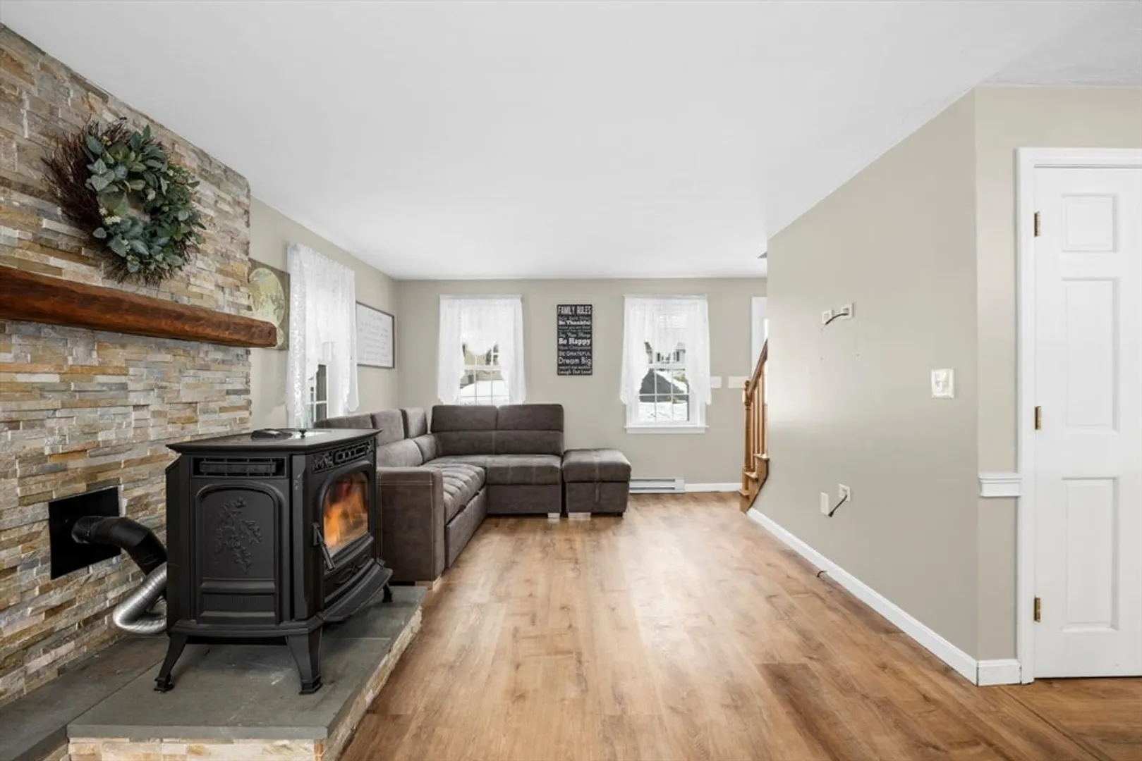 6 Guenther Drive Photo 25