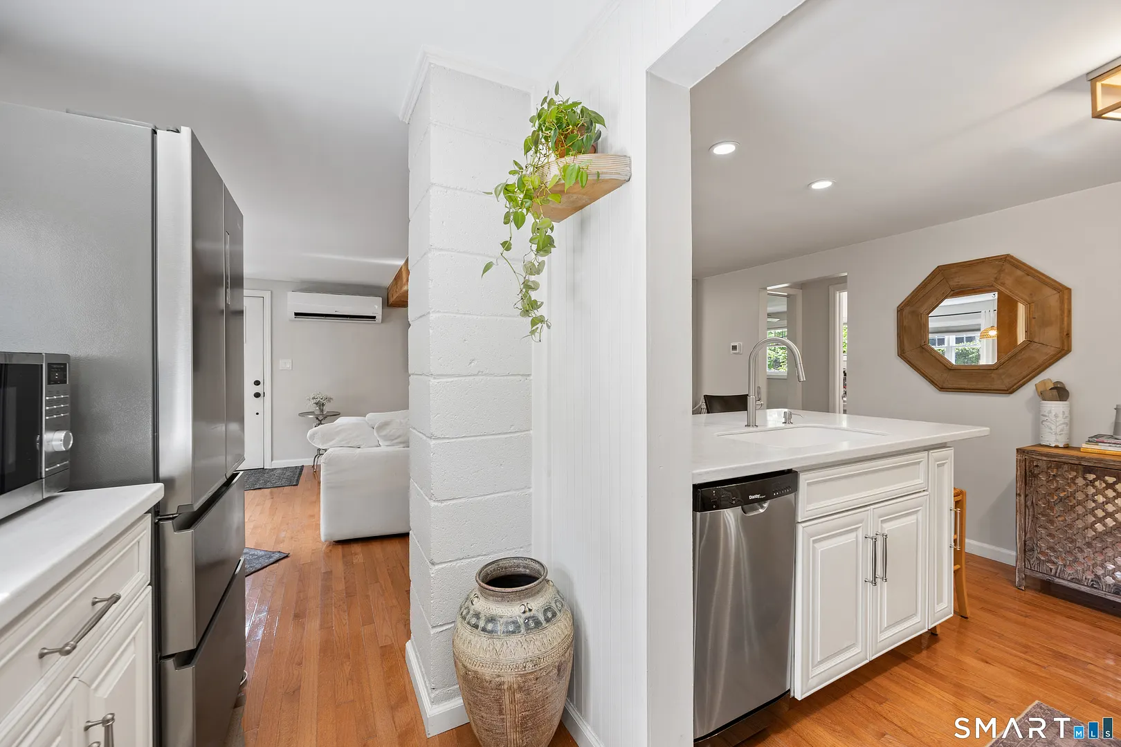 18 Willow Lane Photo 13