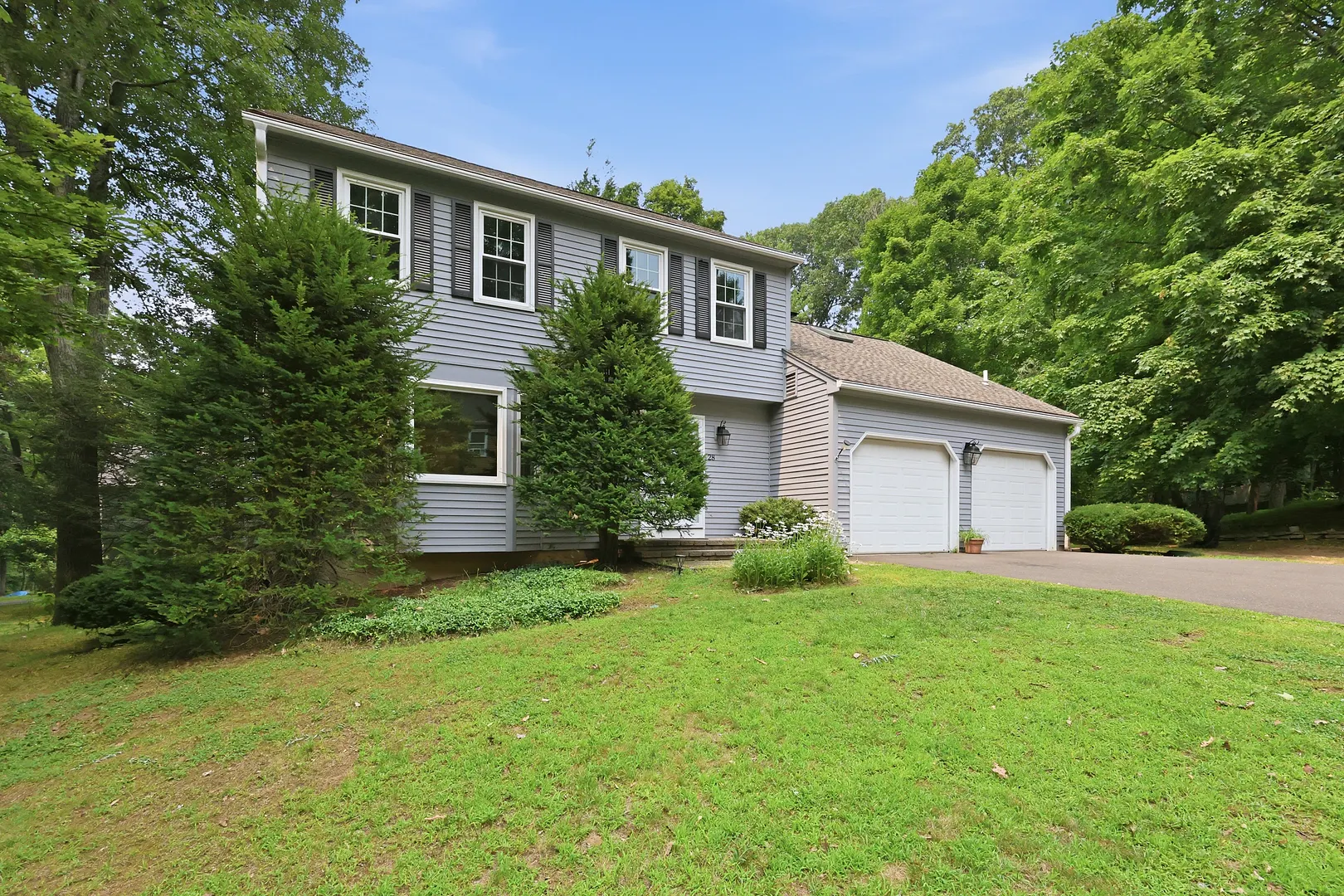 28 Green Woods Lane Photo 3