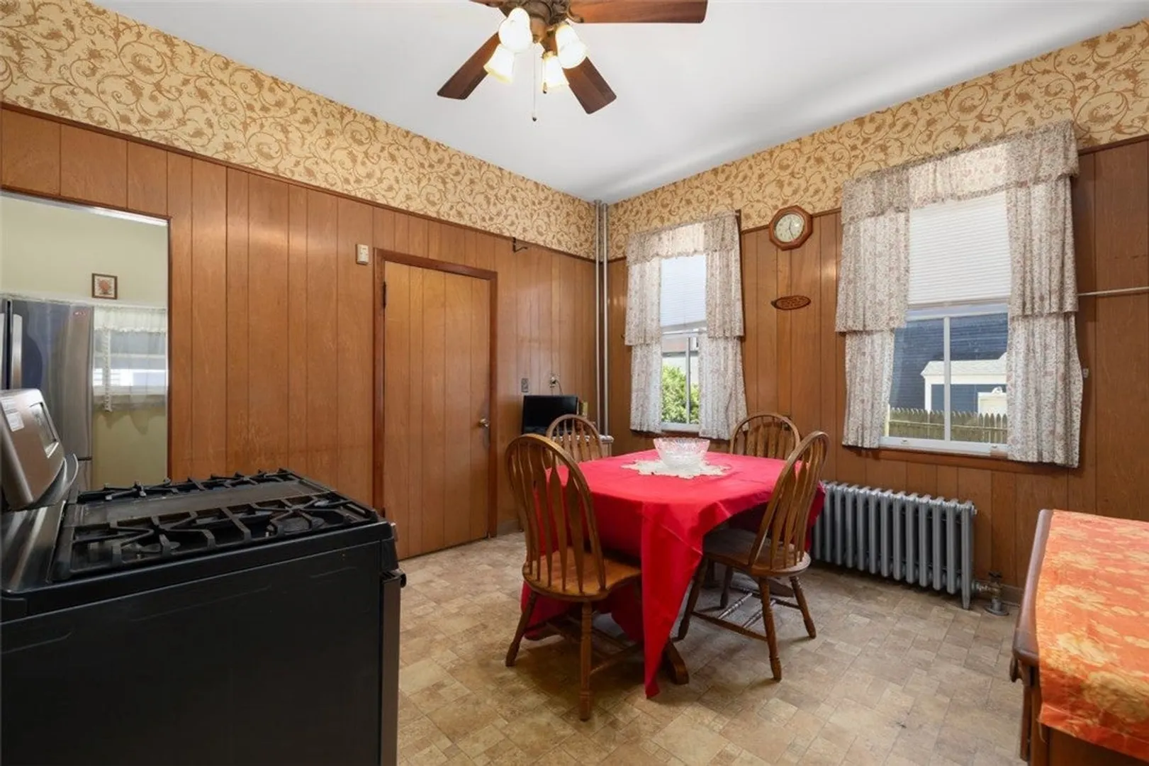 20 Bainbridge Avenue Photo 18