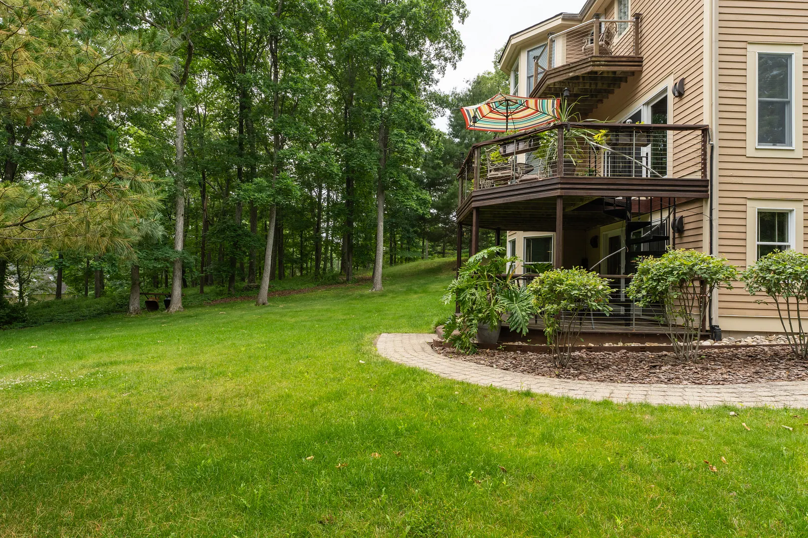 32 Staba Drive Photo 4